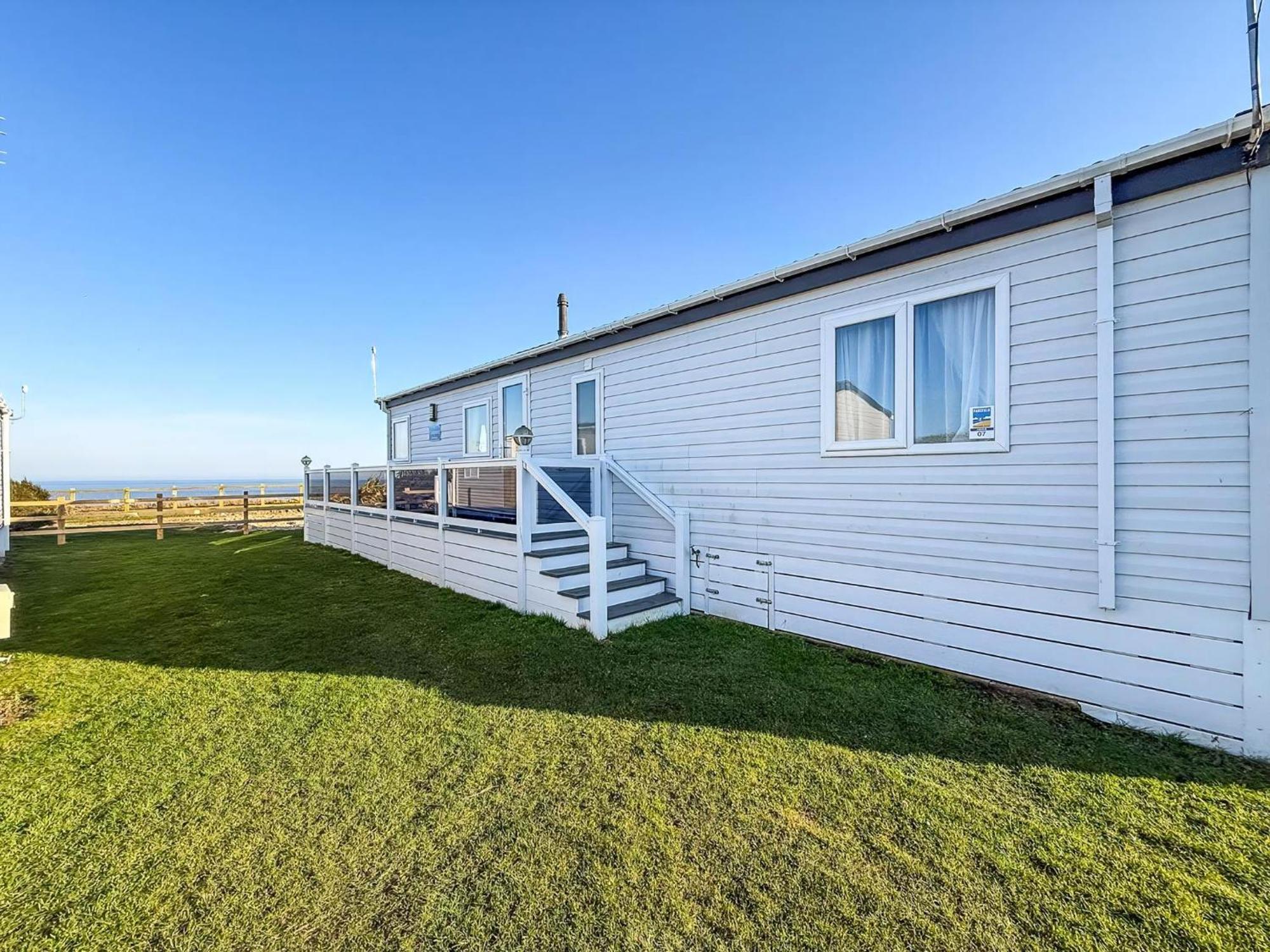 Stunning 6 Berth Lodge With Full Sea Views In Suffolk Ref 68007Cr لوستوفت المظهر الخارجي الصورة