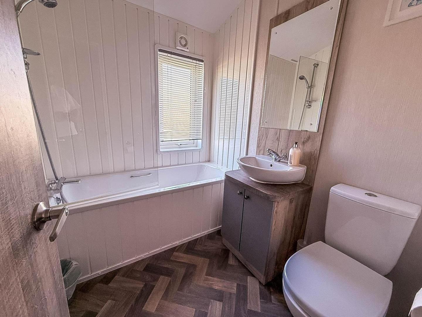 Stunning 6 Berth Lodge With Full Sea Views In Suffolk Ref 68007Cr لوستوفت المظهر الخارجي الصورة